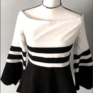 ESSUE SIZE MEDIUM BELL SLEEVE TOP